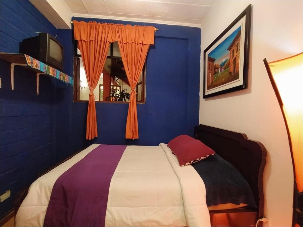Hostal La Casa Tolena Quito - Ecuador Hotel Buitenkant foto