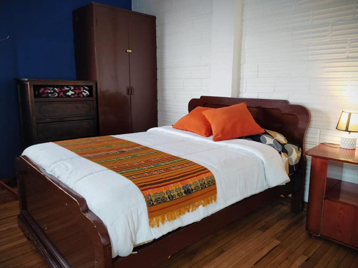 Hostal La Casa Tolena Quito - Ecuador Hotel Buitenkant foto