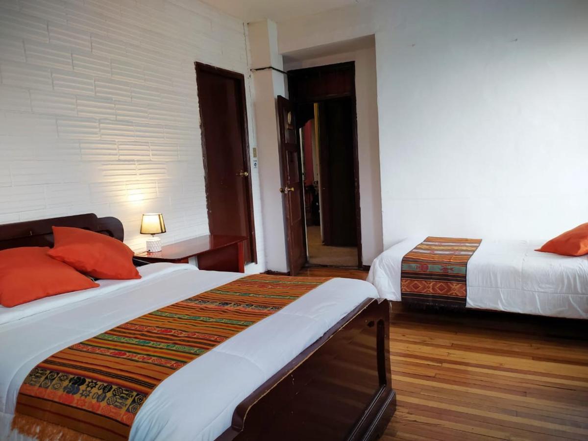 Hostal La Casa Tolena Quito - Ecuador Hotel Buitenkant foto