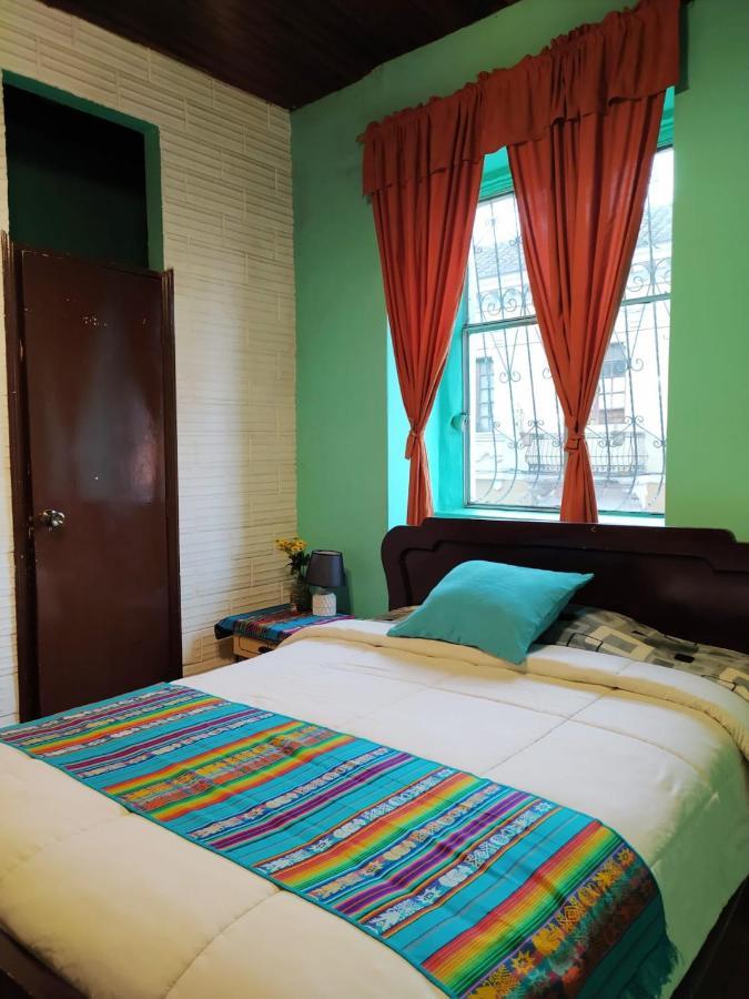 Hostal La Casa Tolena Quito - Ecuador Hotel Buitenkant foto