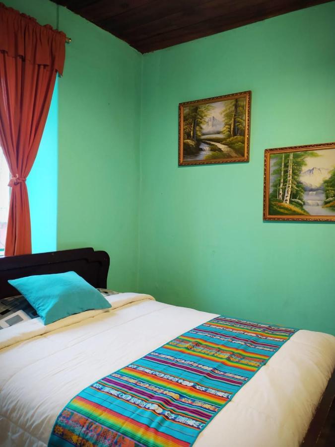 Hostal La Casa Tolena Quito - Ecuador Hotel Buitenkant foto