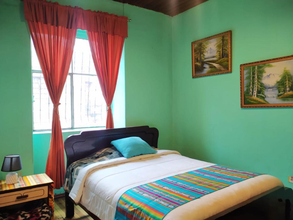 Hostal La Casa Tolena Quito - Ecuador Hotel Buitenkant foto
