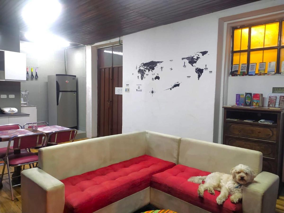 Hostal La Casa Tolena Quito - Ecuador Hotel Buitenkant foto